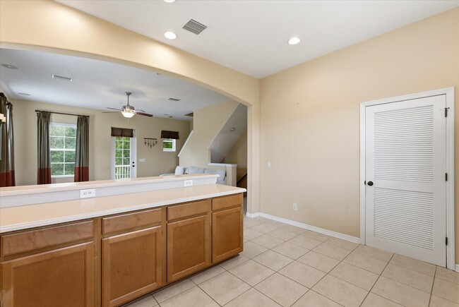 Building Photo - 964 Sombra St