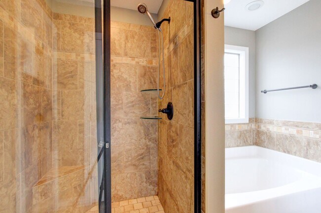 Building Photo - Executive Home on Cul de sac off exit 8.  Hurry.