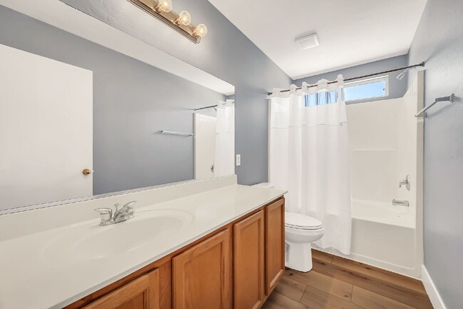 Building Photo - 2422 E Olivine Rd