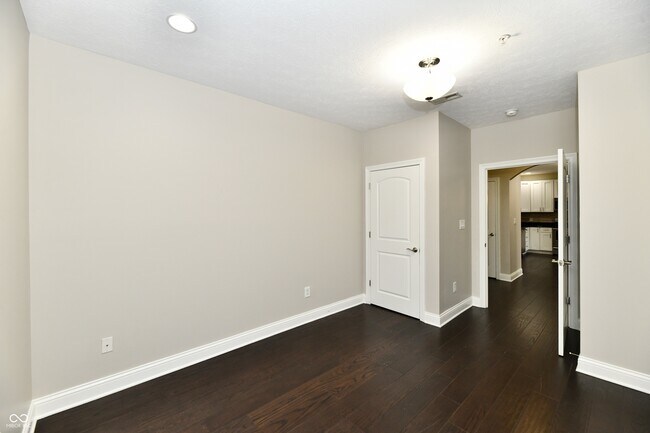 Building Photo - 8555 One W Dr