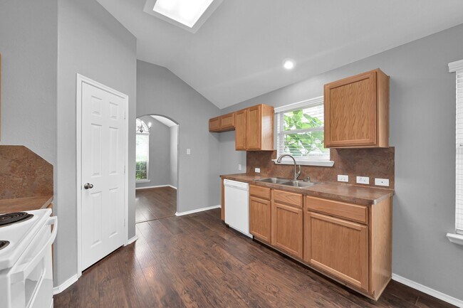 Building Photo - 18441 Sunrise Oaks Ct