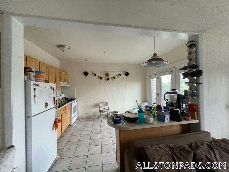 Building Photo - 1133 Commonwealth Ave