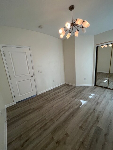 West Bedroom, mirrored closet doors - 2527 Union St