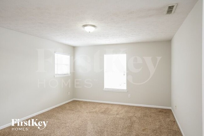 Building Photo - 902 Hearthside Ct