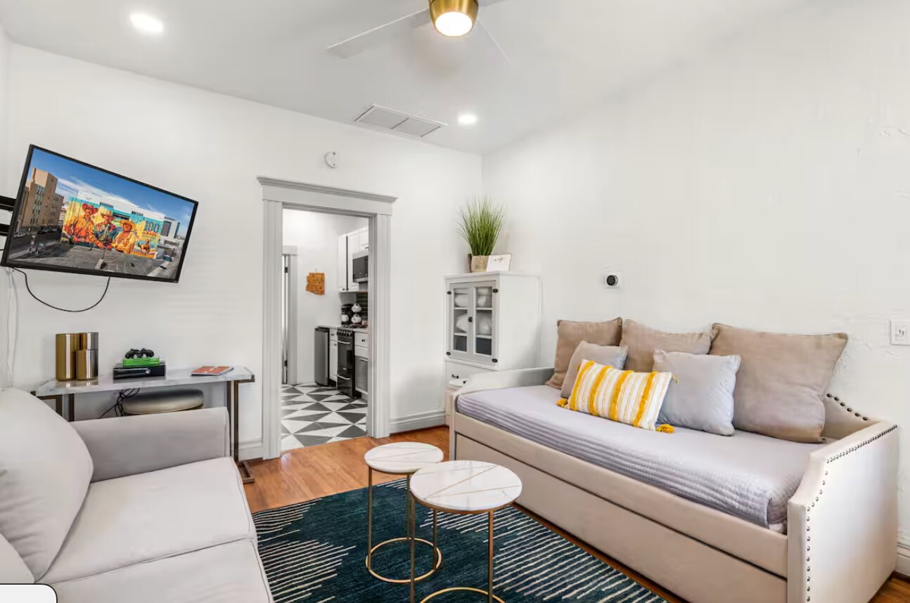 Building Photo - 311 N 3rd Ave