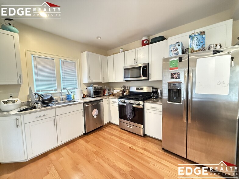 Building Photo - 3 Griggs Pl