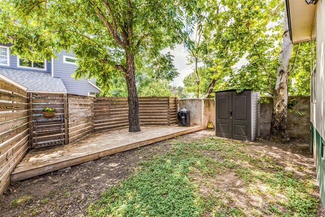 Building Photo - 1802 Harvey St