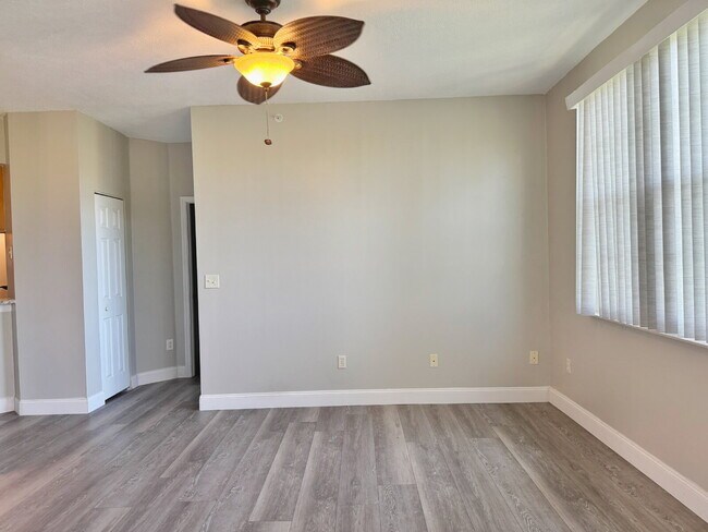 Building Photo - 2 BR / 2 BA Las Palmas Condo!
