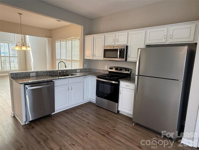 Building Photo - 3319 Mannington Dr