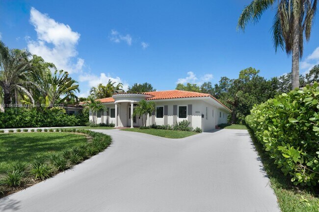 Building Photo - 4808 University Dr