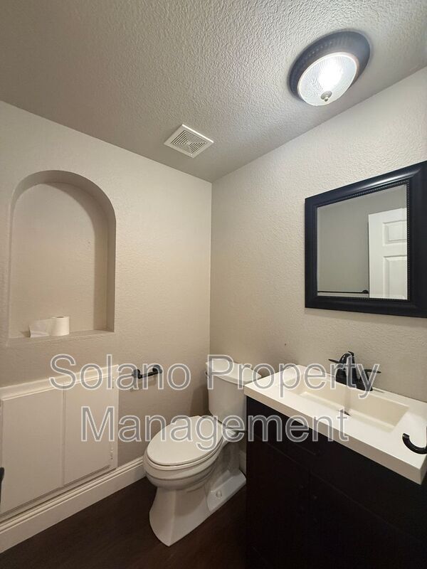 Building Photo - 532 Blarney Cir