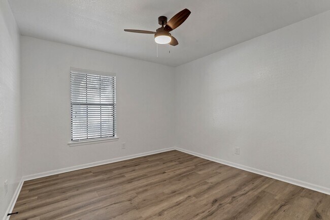 Building Photo - Excellent 3-2-2 Flower Mound Home located ...