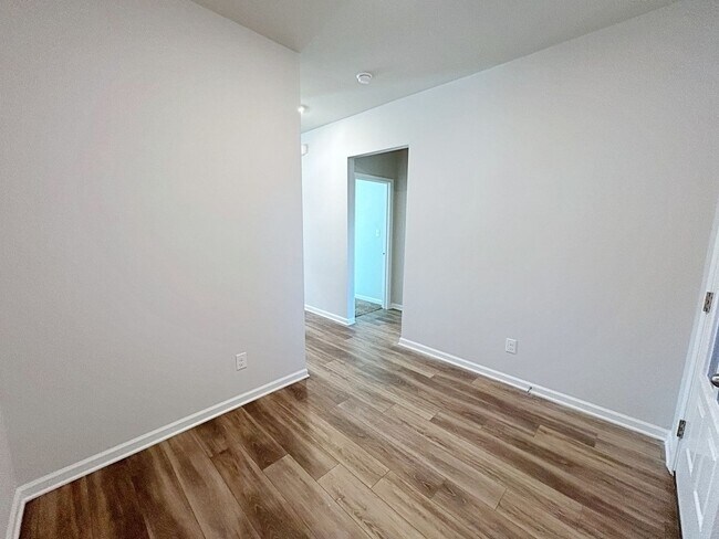 Building Photo - 13968 Malbec Ave
