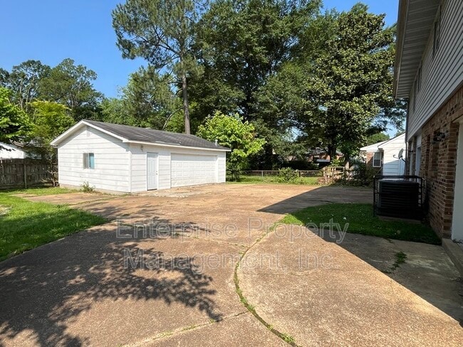 Building Photo - 3539 Glenshaw Dr