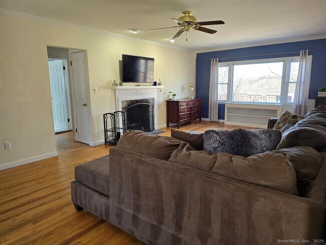 Building Photo - 856 Shagbark Dr