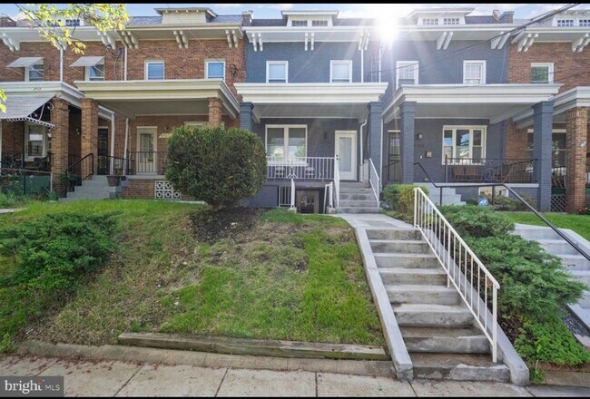 Primary Photo - 4725 4th St NW