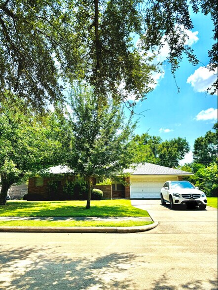 Building Photo - 4017 Osby Dr