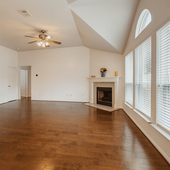 Building Photo - 15615 Lost Maples Dr