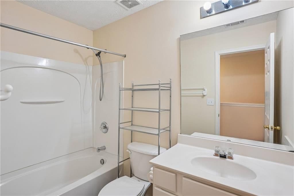 Building Photo - 529 Lantern Wood Dr