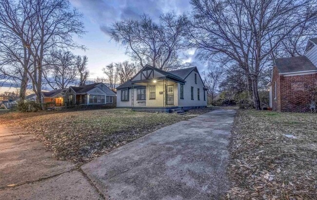 Building Photo - Charming 3BR/1BA Home with Spacious Yard & Great Location