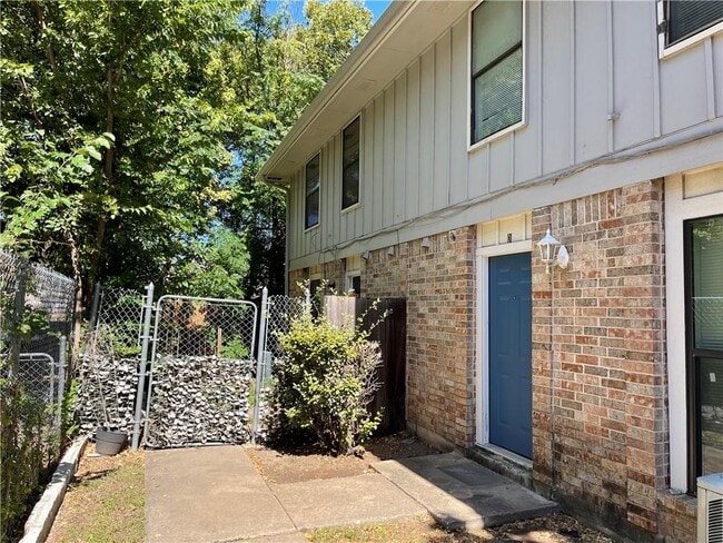 Primary Photo - 1312 Southport Dr
