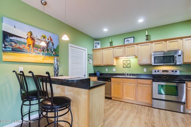 Building Photo - 203 S Dorsey Ln