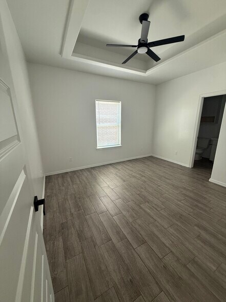 Building Photo - 2909 Basil Dr