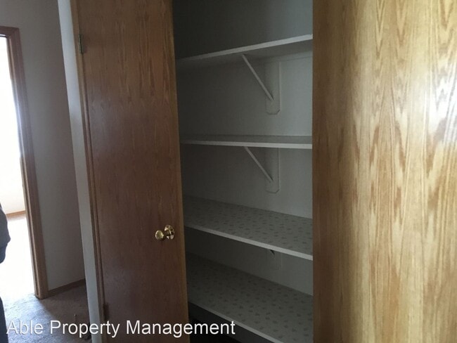 Building Photo - 3 br, 2 bath House - 8612 Winlock St.