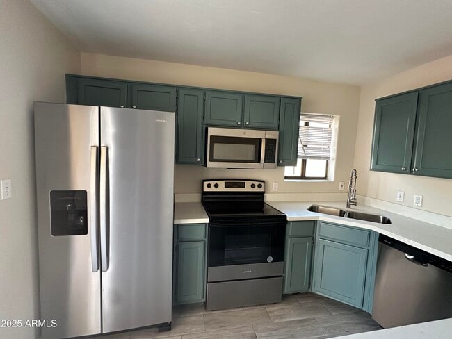 Building Photo - 15650 N 19th Ave