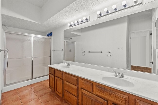 Building Photo - 17 Antilles Ln