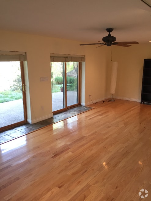 Building Photo - 305 E Sopris Dr