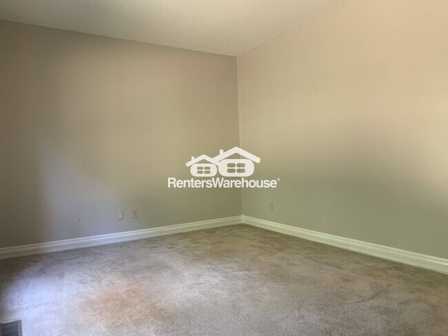 Building Photo - 117 Waterbury Dr