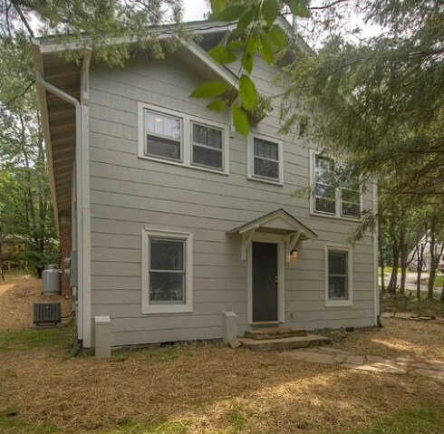 Building Photo - 183 Hillside Dr