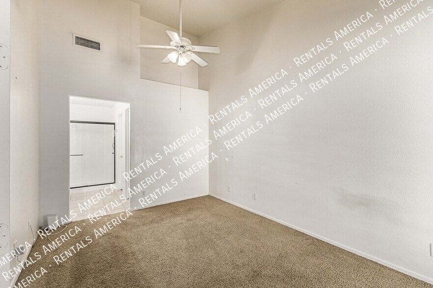 Building Photo - 7550 E Earll Dr