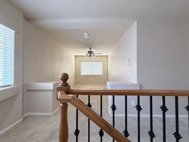 Building Photo - Well-Maintained 2-Story Home with Function...