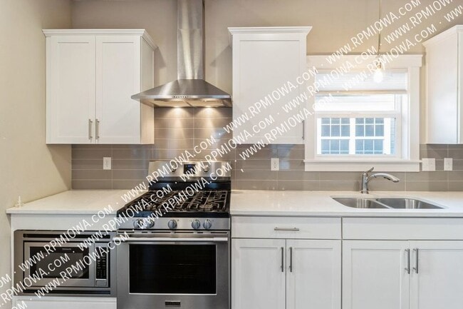 Building Photo - 499 S Bluestone Way