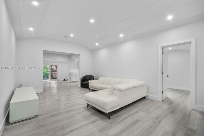 Building Photo - 1262 SW 15th Terrace