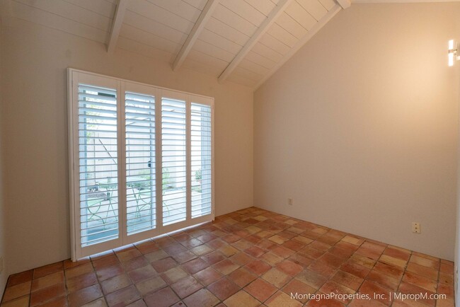 Building Photo - Spacious & Bright Los Gatos Home w/AC and ...