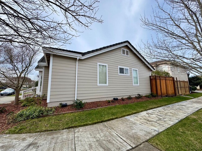 Building Photo - Petaluma: Beautiful Corner Home With Open ...