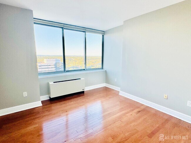 Building Photo - 1 Spring St