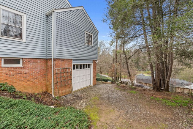 Building Photo - East AVL - Newly Renovated Older Home Feat...