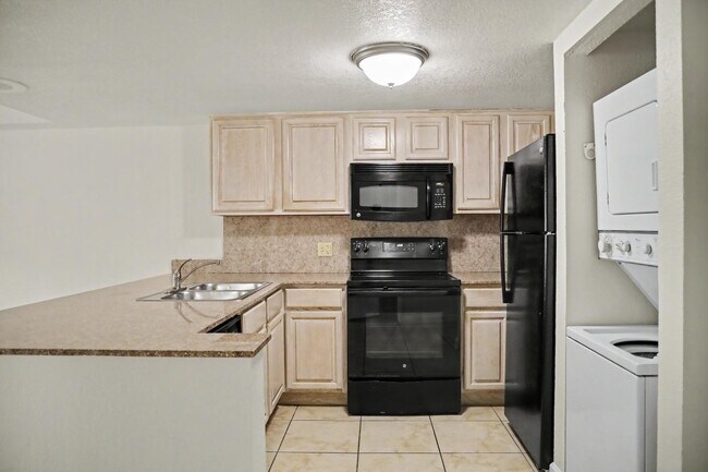 Building Photo - 2791 N Poinciana Blvd