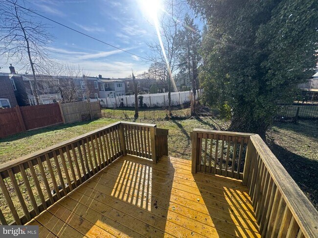 Building Photo - 2410 N Monroe St