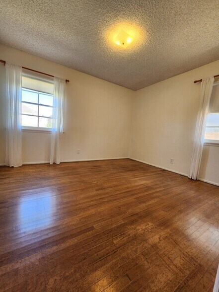 Bedroom 2 - 1107 Florida St