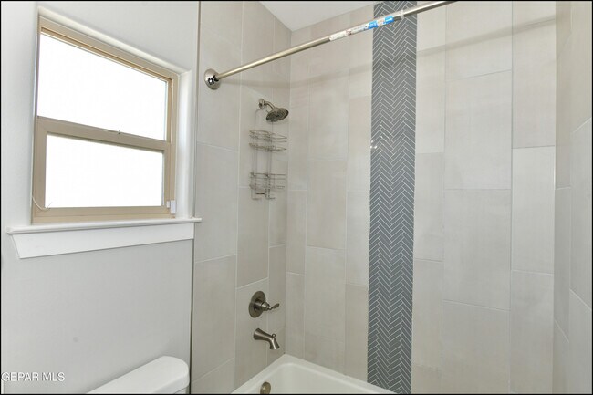 Building Photo - 205 Anglesy Pl