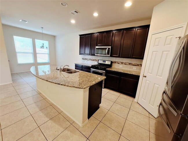 Building Photo - 525 Loma Cedro Bend