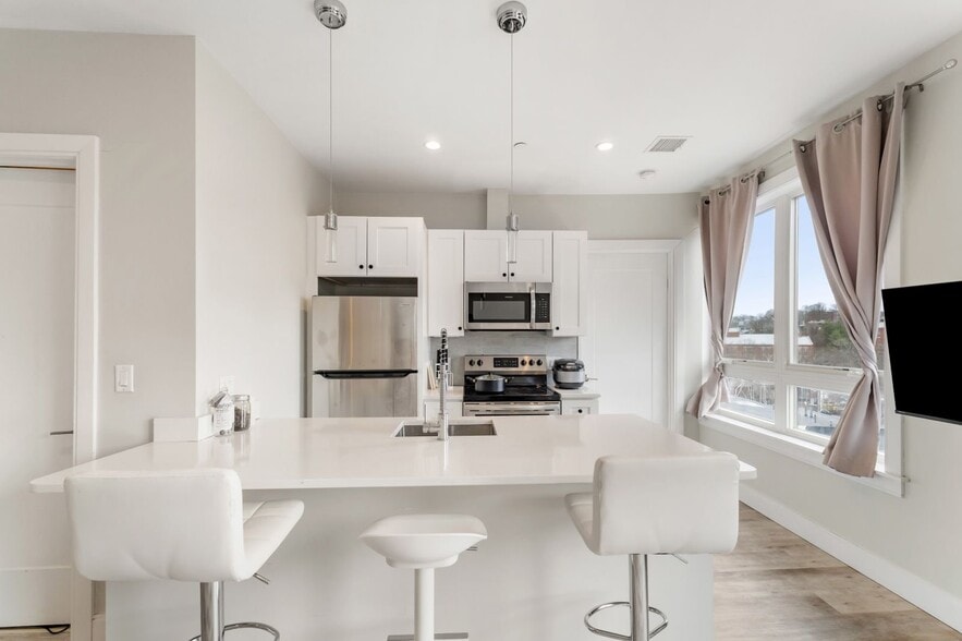 Building Photo - 1457 Tremont St