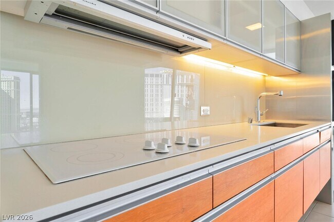 Building Photo - 3722 S Las Vegas Blvd