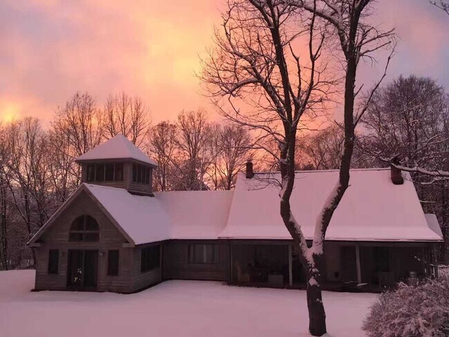 Building Photo - 74 Hilltop Rd