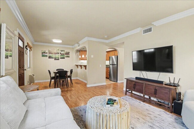 Building Photo - Walk to Balboa Park from This Beautiful Golden Hill Condo with Two Side-by-Side Parking Spaces